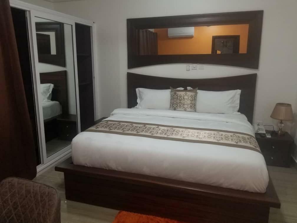 Grace Garden Hotel Sekondi-Takoradi Luaran gambar